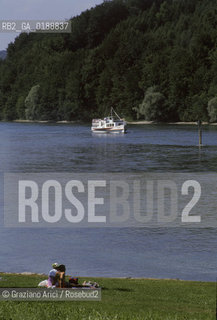 ( SVIZZERA CONFEDERAZIONE ELVETICA  )  CANTONE DI SCIAFFUSA  IL FIUME RENO NEI PRESSI DI STEIN AM RHEIN  © 1995 Graziano Arici/Rosebud2 / GEO