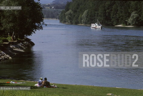 ( SVIZZERA CONFEDERAZIONE ELVETICA  )  CANTONE DI SCIAFFUSA  IL FIUME RENO NEI PRESSI DI STEIN AM RHEIN  © 1995 Graziano Arici/Rosebud2 / GEO