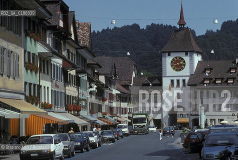 ( SVIZZERA CONFEDERAZIONE ELVETICA  )  CANTONE DI LUCERNA IL IL VILLAGGIO DI WIILISAU-STADT : LA STRADA HAUPTGASSE  © 1995 Graziano Arici/Rosebud2 / GEO