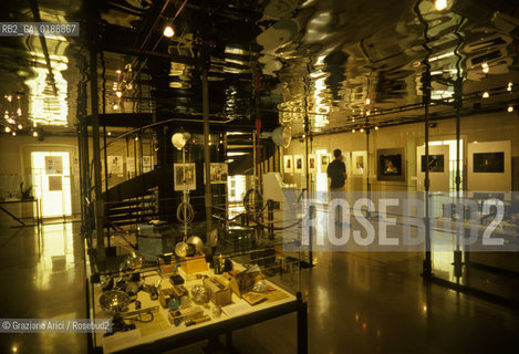 ( SVIZZERA CONFEDERAZIONE ELVETICA  )  CANTONE DI VAUD VEVEY  : MUSEO DELLE MACCHINE FOTOGRAFICHE © 1995 Graziano Arici/Rosebud2 / GEO