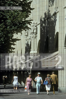 ( SVIZZERA CONFEDERAZIONE ELVETICA  )  CANTONE DI ZURIGO ZURIGO : STRADA BAHNHOSTRASSE © 1995 Graziano Arici/Rosebud2 / GEO