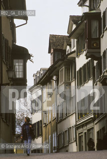( SVIZZERA CONFEDERAZIONE ELVETICA  )  CANTONE DI ZURIGO ZURIGO : UNA STRADA DEL CENTRO  © 1995 Graziano Arici/Rosebud2 / GEO