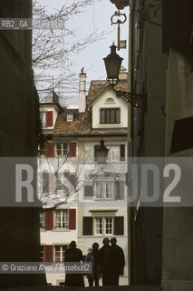 ( SVIZZERA CONFEDERAZIONE ELVETICA  )  CANTONE DI ZURIGO ZURIGO : UNA STRADA DEL CENTRO  © 1995 Graziano Arici/Rosebud2 / GEO