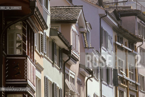 ( SVIZZERA CONFEDERAZIONE ELVETICA  )  CANTONE DI ZURIGO ZURIGO : CASE DEL CENTRO  © 1995 Graziano Arici/Rosebud2 / GEO