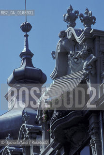 ( SVIZZERA CONFEDERAZIONE ELVETICA  )  CANTONE DI ZURIGO ZURIGO : UN PALAZZO DEL CENTRO  © 1995 Graziano Arici/Rosebud2 / GEO