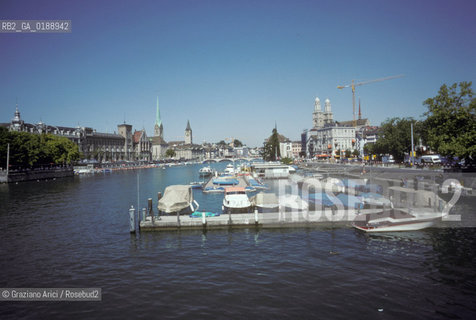 ( SVIZZERA CONFEDERAZIONE ELVETICA  )  CANTONE DI ZURIGO ZURIGO : LA CITTA E IL FIUME LIMMAT  © 1995 Graziano Arici/Rosebud2 / GEO