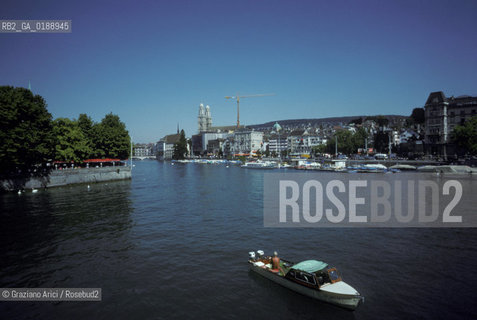 ( SVIZZERA CONFEDERAZIONE ELVETICA  )  CANTONE DI ZURIGO ZURIGO : LA CITTA E IL FIUME LIMMAT  © 1995 Graziano Arici/Rosebud2 / GEO
