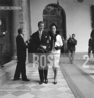 THE MARRIAGE OF THE PRINCE ANTONELLO RUFFO DI CALABRIA WITH THE COUNTESS ROSEMARIE MASTROGIOVANNI TASCA : THE SISTER OF ANTONELLO , THE PRINCESS PAOLA RUFFO DI CALABRIA, WITH HER HUSBAND THE PRINCE ALBERTO OF BELGIUM  - ROMA - 1961 © ARCHIVIO Graziano Arici/Rosebud2   / PRINCIPE / NOBILTA / MATRIMONIO / CONTE