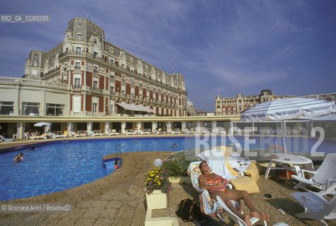 ( FRANCIA  )  PAYS BASQUE BIARRITZ : HOTEL DU PALAIS    © 1999 Graziano Arici/Rosebud2 / GEO PISCINA