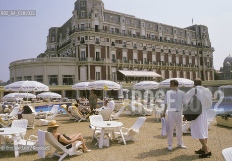 ( FRANCIA  )  PAYS BASQUE BIARRITZ : HOTEL DU PALAIS    © 1999 Graziano Arici/Rosebud2 / GEO PISCINA