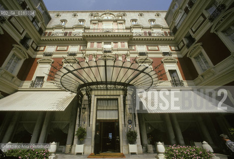 ( FRANCIA  )  PAYS BASQUE BIARRITZ : HOTEL DU PALAIS    © 1999 Graziano Arici/Rosebud2 / GEO PISCINA