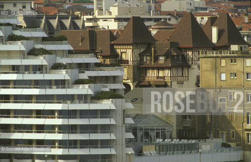 ( FRANCIA  )  PAYS BASQUE BIARRITZ : VILLE ED HOTELS   © 1999 Graziano Arici/Rosebud2 / GEO