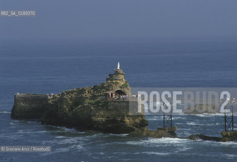 ( FRANCIA  )  PAYS BASQUE BIARRITZ : LA ROCCIA DELLA VERGINE    © 1999 Graziano Arici/Rosebud2 / GEO