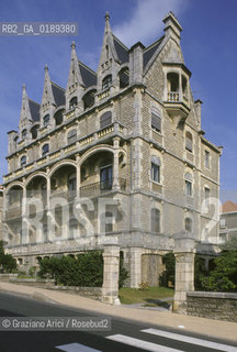 ( FRANCIA  )  PAYS BASQUE BIARRITZ :  UNA VILLA   © 1999 Graziano Arici/Rosebud2 / GEO