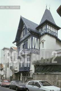 ( FRANCIA  )  PAYS BASQUE BIARRITZ :  UNA VILLA   © 1999 Graziano Arici/Rosebud2 / GEO
