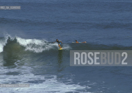 ( FRANCIA  )  PAYS BASQUE BIARRITZ :  SURF   © 1999 Graziano Arici/Rosebud2 / GEO MARE SPIAGGIA