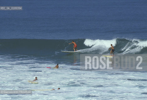 ( FRANCIA  )  PAYS BASQUE BIARRITZ :  SURF   © 1999 Graziano Arici/Rosebud2 / GEO MARE SPIAGGIA