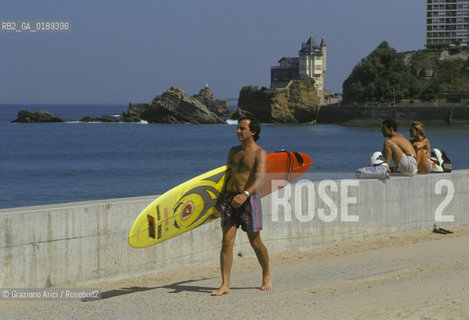 ( FRANCIA  )  PAYS BASQUE BIARRITZ :  SURF   © 1999 Graziano Arici/Rosebud2 / GEO MARE SPIAGGIA