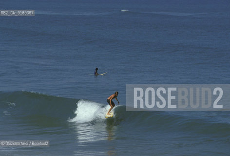 ( FRANCIA  )  PAYS BASQUE BIARRITZ :  SURF   © 1999 Graziano Arici/Rosebud2 / GEO MARE SPIAGGIA