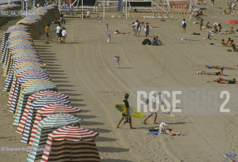 ( FRANCIA  )  PAYS BASQUE BIARRITZ :  SURF   © 1999 Graziano Arici/Rosebud2 / GEO MARE SPIAGGIA