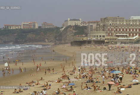 ( FRANCIA  )  PAYS BASQUE BIARRITZ :  SPIAGGIA LA GRAND PLAGE   © 1999 Graziano Arici/Rosebud2 / GEO