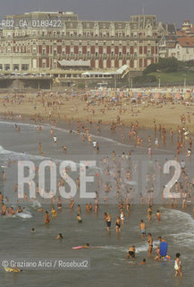 ( FRANCIA  )  PAYS BASQUE BIARRITZ :  SPIAGGIA LA GRAND PLAGE   © 1999 Graziano Arici/Rosebud2 / GEO