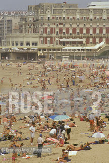 ( FRANCIA  )  PAYS BASQUE BIARRITZ :  SPIAGGIA LA GRAND PLAGE   © 1999 Graziano Arici/Rosebud2 / GEO