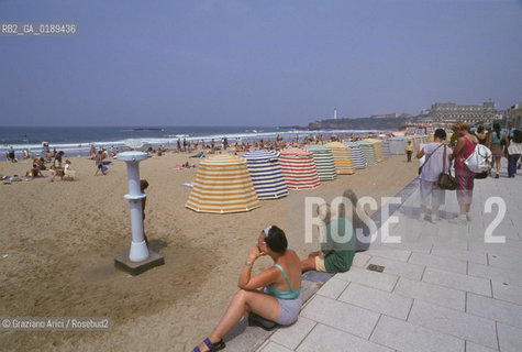 ( FRANCIA  )  PAYS BASQUE BIARRITZ :  SPIAGGIA LA GRAND PLAGE     © 1999 Graziano Arici/Rosebud2 / GEO