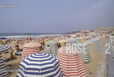 ( FRANCIA  )  PAYS BASQUE BIARRITZ :  SPIAGGIA LA GRAND PLAGE   © 1999 Graziano Arici/Rosebud2 / GEO TENDA