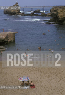 ( FRANCIA  )  PAYS BASQUE BIARRITZ :  SPIAGGIA LA GRAND PLAGE     © 1999 Graziano Arici/Rosebud2 / GEO