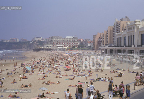 ( FRANCIA  )  PAYS BASQUE BIARRITZ :  SPIAGGIA LA GRAND PLAGE     © 1999 Graziano Arici/Rosebud2 / GEO
