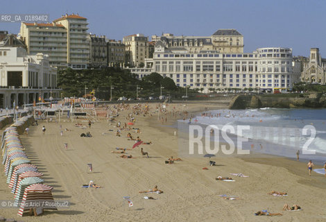 ( FRANCIA  )  PAYS BASQUE BIARRITZ :  SPIAGGIA LA GRAND PLAGE     © 1999 Graziano Arici/Rosebud2 / GEO