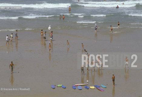 ( FRANCIA  )  PAYS BASQUE BIARRITZ :  SPIAGGIA LA GRAND PLAGE  SURF  © 1999 Graziano Arici/Rosebud2 / GEO