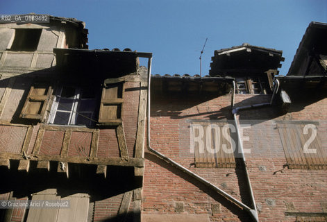 ( FRANCIA  )  MIDI-PYRENEES ALBI : CASE  © 1999 Graziano Arici/Rosebud2 / GEO GRATICCIO