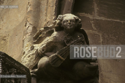 ( FRANCIA  )  MIDI-PYRENEES ALBI : CHIOSTRO MUSICA CAPITELLO  © 1999 Graziano Arici/Rosebud2 / GEO