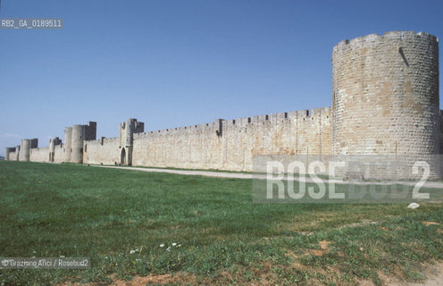 ( FRANCIA  )  LANGUEDOC-ROUSSILLON AIGUES-MORTES : LE MURA DELLA CITTA   © 1999 Graziano Arici/Rosebud2 / GEO