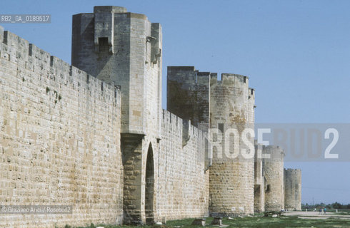 ( FRANCIA  )  LANGUEDOC-ROUSSILLON AIGUES-MORTES : LE MURA DELLA CITTA   © 1999 Graziano Arici/Rosebud2 / GEO