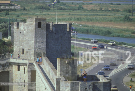 ( FRANCIA  )  LANGUEDOC-ROUSSILLON AIGUES-MORTES : LE MURA DELLA CITTA   © 1999 Graziano Arici/Rosebud2 / GEO