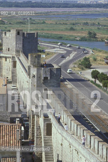 ( FRANCIA  )  LANGUEDOC-ROUSSILLON AIGUES-MORTES : LE MURA DELLA CITTA   © 1999 Graziano Arici/Rosebud2 / GEO