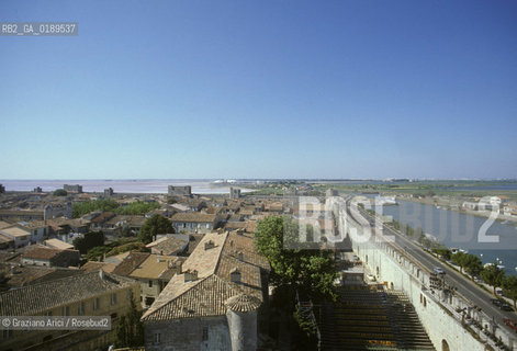 ( FRANCIA  )  LANGUEDOC-ROUSSILLON AIGUES-MORTES : LE MURA DELLA CITTA   © 1999 Graziano Arici/Rosebud2 / GEO