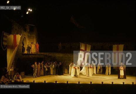 ( FRANCIA  )  LANGUEDOC-ROUSSILLON AIGUES-MORTES : SPETTACOLO SULLE  MURA DELLA CITTA © 1999 Graziano Arici/Rosebud2 / GEO