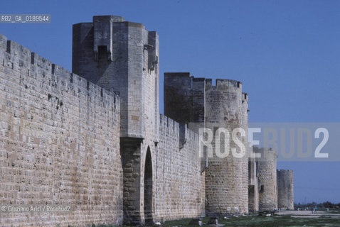 ( FRANCIA  )  LANGUEDOC-ROUSSILLON AIGUES-MORTES : LE MURA DELLA CITTA   © 1999 Graziano Arici/Rosebud2 / GEO
