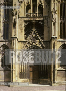 ( FRANCIA  )  ALSAZIA ROUFFACH : LA CHIESA DI NOTRE DAME  © 1999 Graziano Arici/Rosebud2 / GEO