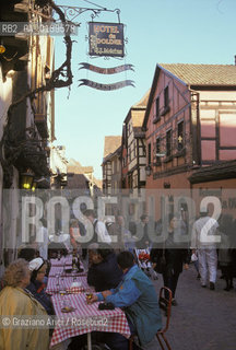 ( FRANCIA  )  ALSAZIA RIQUEWIHR : UNA VIA DEL CENTRO  © 1999 Graziano Arici/Rosebud2 / GEO
