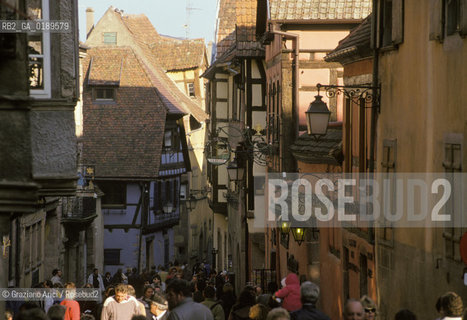 ( FRANCIA  )  ALSAZIA RIQUEWIHR : UNA VIA DEL CENTRO  © 1999 Graziano Arici/Rosebud2 / GEO