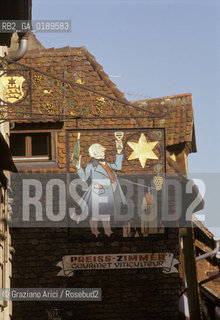 ( FRANCIA  )  ALSAZIA RIQUEWIHR : UNA VIA DEL CENTRO  © 1999 Graziano Arici/Rosebud2 / GEO INSEGNA