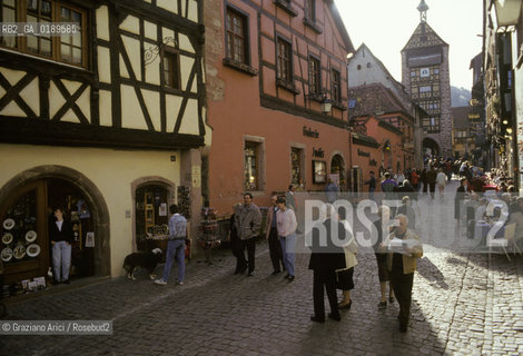 ( FRANCIA  )  ALSAZIA RIQUEWIHR : UNA VIA DEL CENTRO  © 1999 Graziano Arici/Rosebud2 / GEO