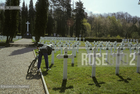 ( FRANCIA  )  ALSAZIA CIMITERO MILITARE  © 1999 Graziano Arici/Rosebud2 / GEO