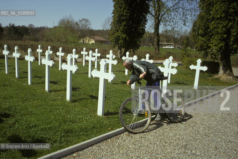 ( FRANCIA  )  ALSAZIA CIMITERO MILITARE  © 1999 Graziano Arici/Rosebud2 / GEO