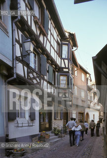 ( FRANCIA  )  ALSAZIA EGUISHEIM : UNA VIA DEL CENTRO  © 1999 Graziano Arici/Rosebud2 / GEO